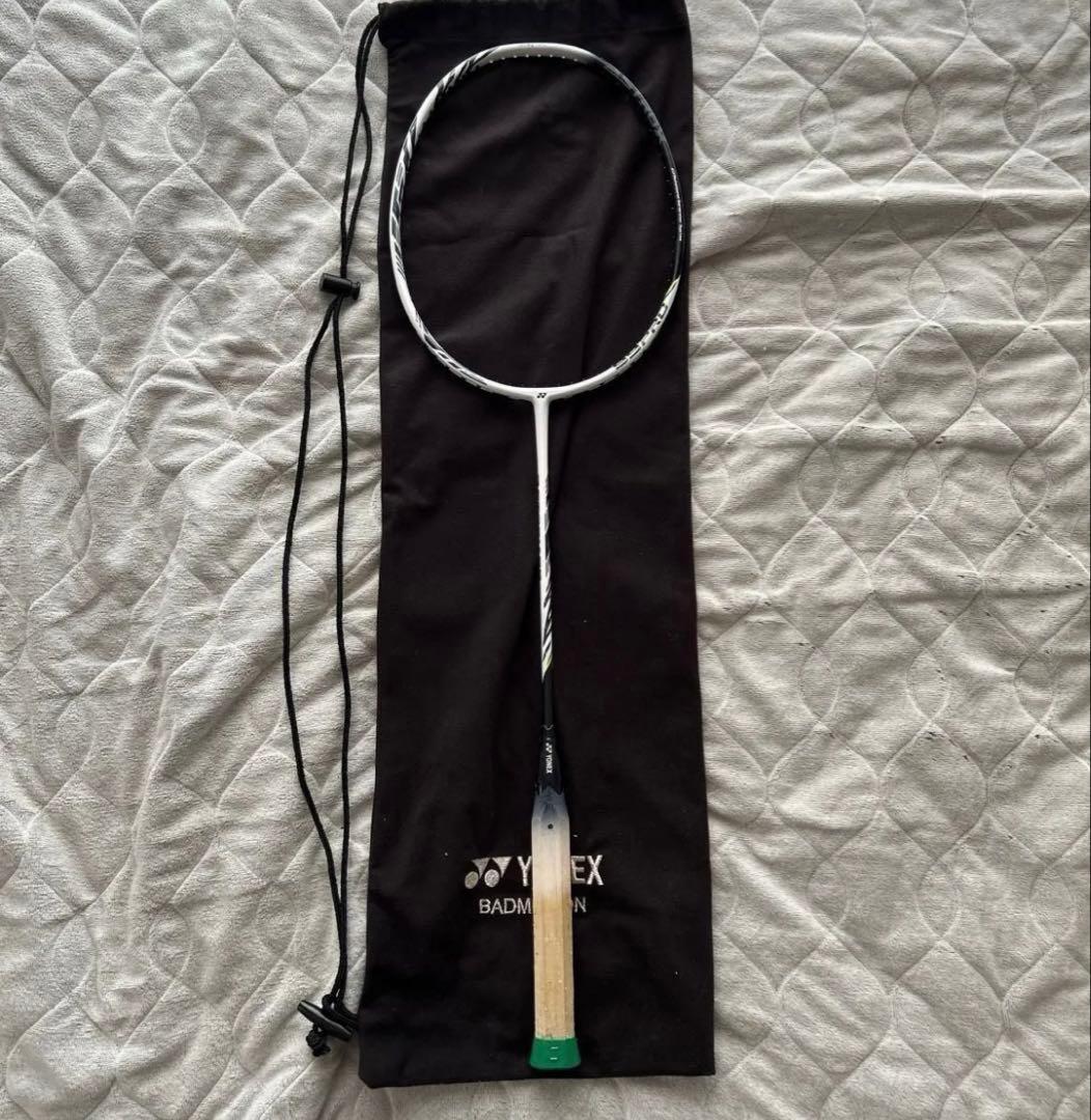 YONEX ASTROX99 PRO ホワイトタイガー　4UG5