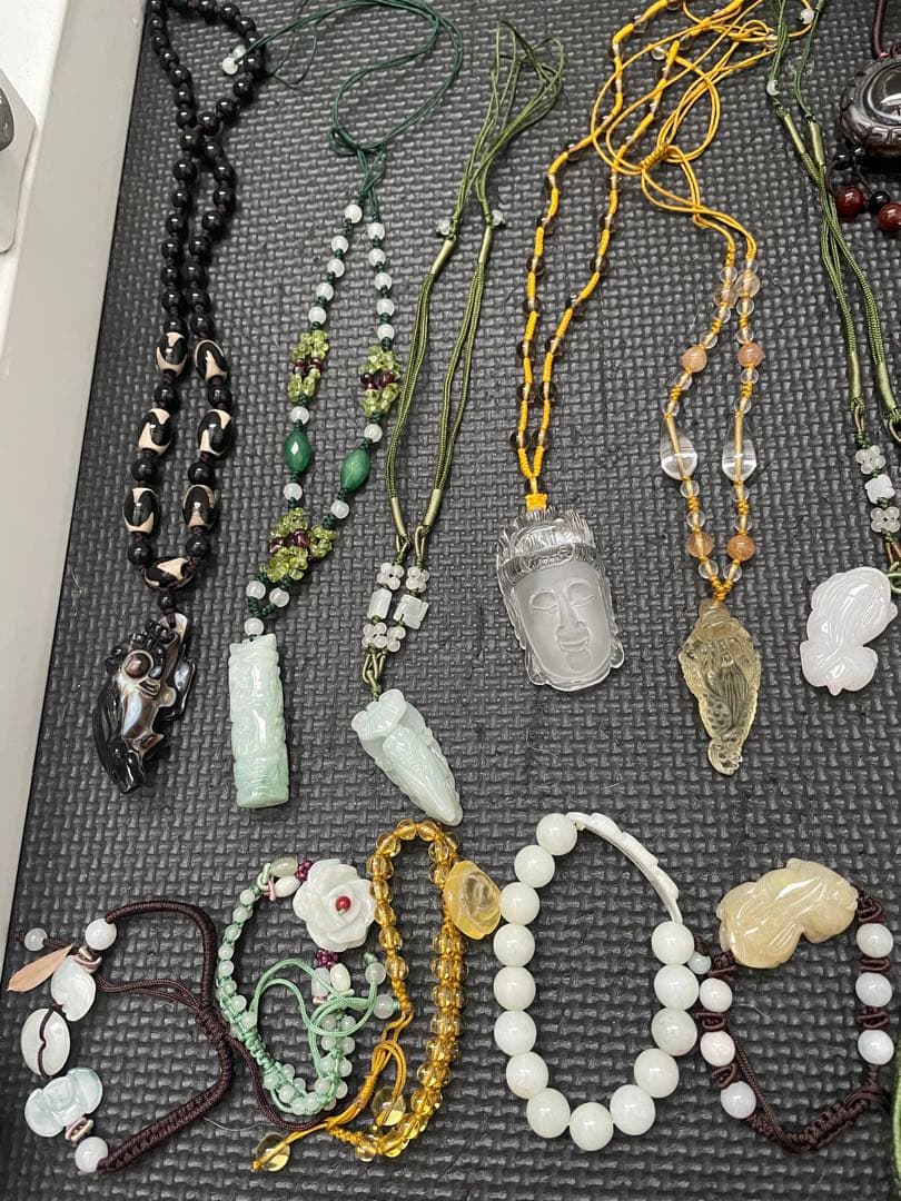 翡翠　水牛　水晶　ネックレス　ブレスレット　キーホルダー