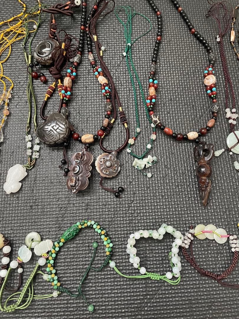 翡翠　水牛　水晶　ネックレス　ブレスレット　キーホルダー