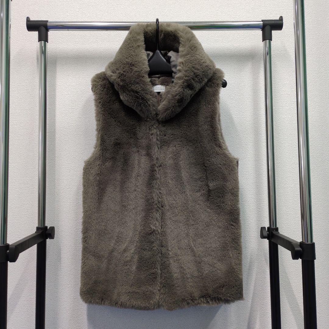 BARNEYS NEW YORK フード付きフェイクファージレ ベスト