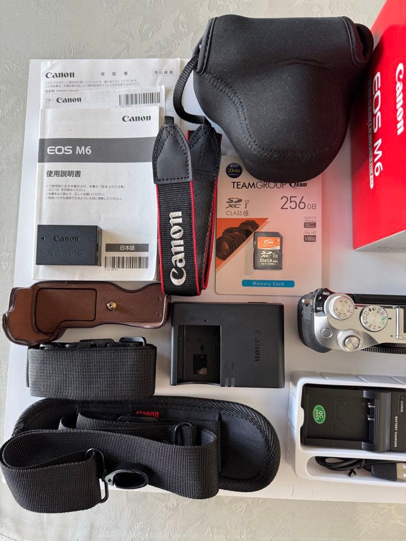 新古品：Canon EOS M6 ダブルズームレンズキット