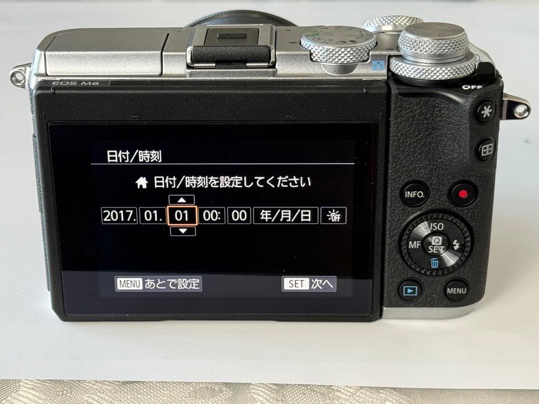 新古品：Canon EOS M6 ダブルズームレンズキット