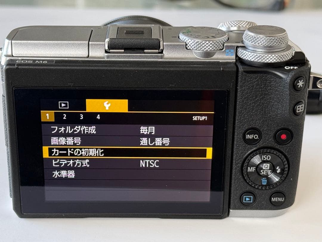 新古品：Canon EOS M6 ダブルズームレンズキット