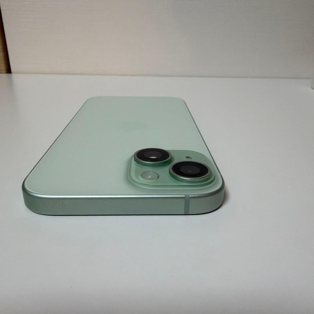 iPhone15 256GB 香港版 緑 デュアルSIM シャッター音無 90%