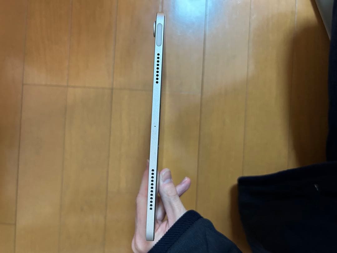 iPad Air 10.9インチ Wi-Fiモデル　64GB スターライト