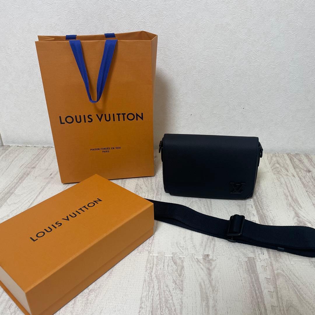 ルイヴィトン】 テイクオフメッセンジャー（本日限定価格
