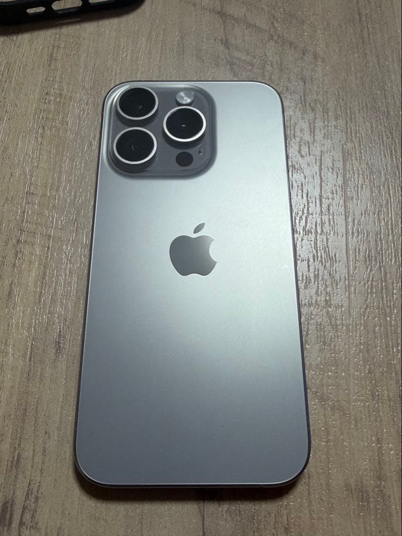 hono出品　iPhone 15 Pro 　ジャンク品