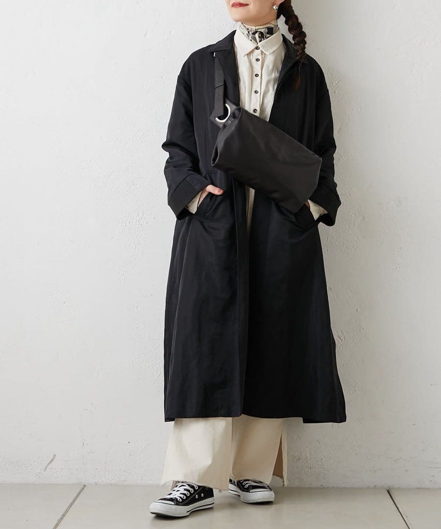 美品 カワカワ hatome ハトメ　ボディバッグ レザー ブラック