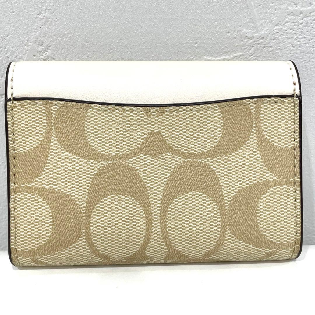 COACH 名刺入れ ベージュ/ホワイト シグネチャー カードケース コーチ