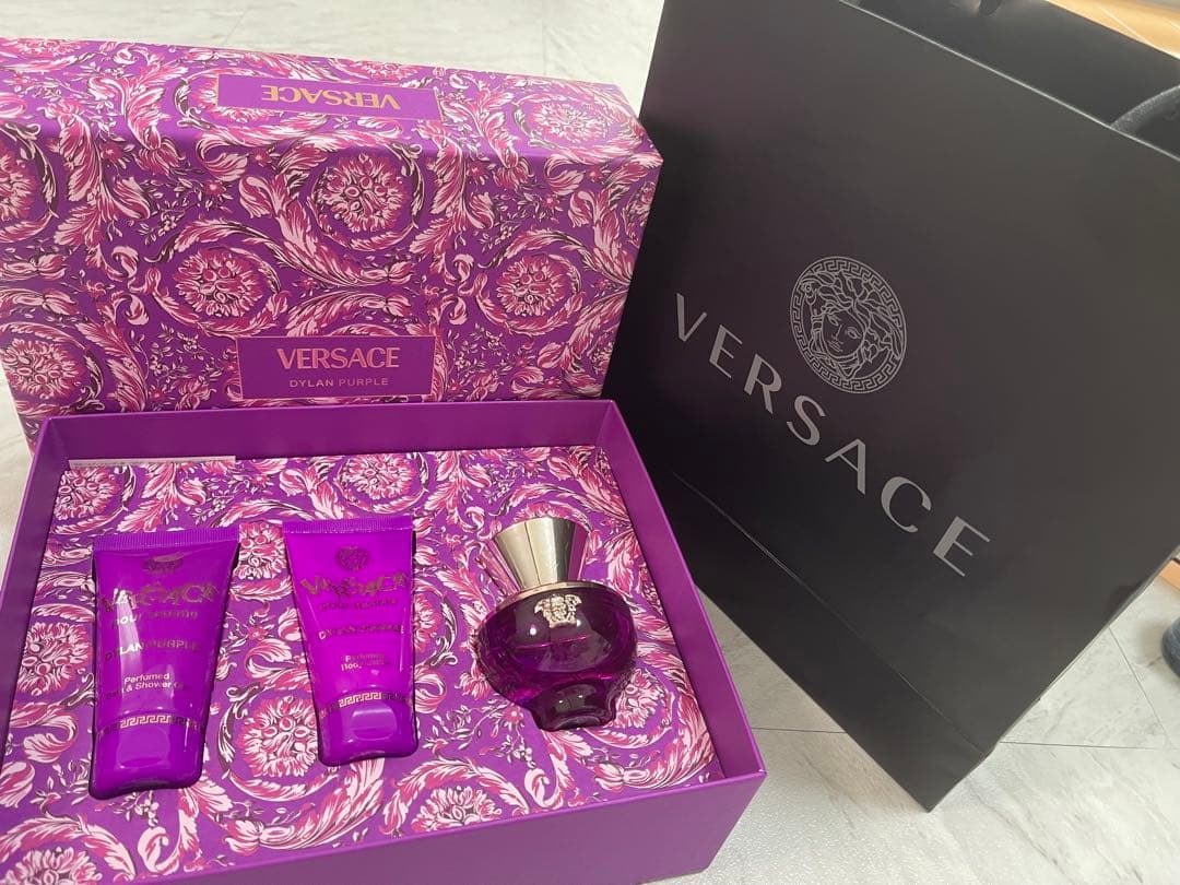 新品未使用VERSACE ディランパープル香水セット