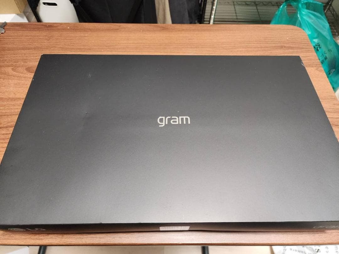 【即利用可】LG gram 14 Office付き・新品未使用・追加付属品多数！