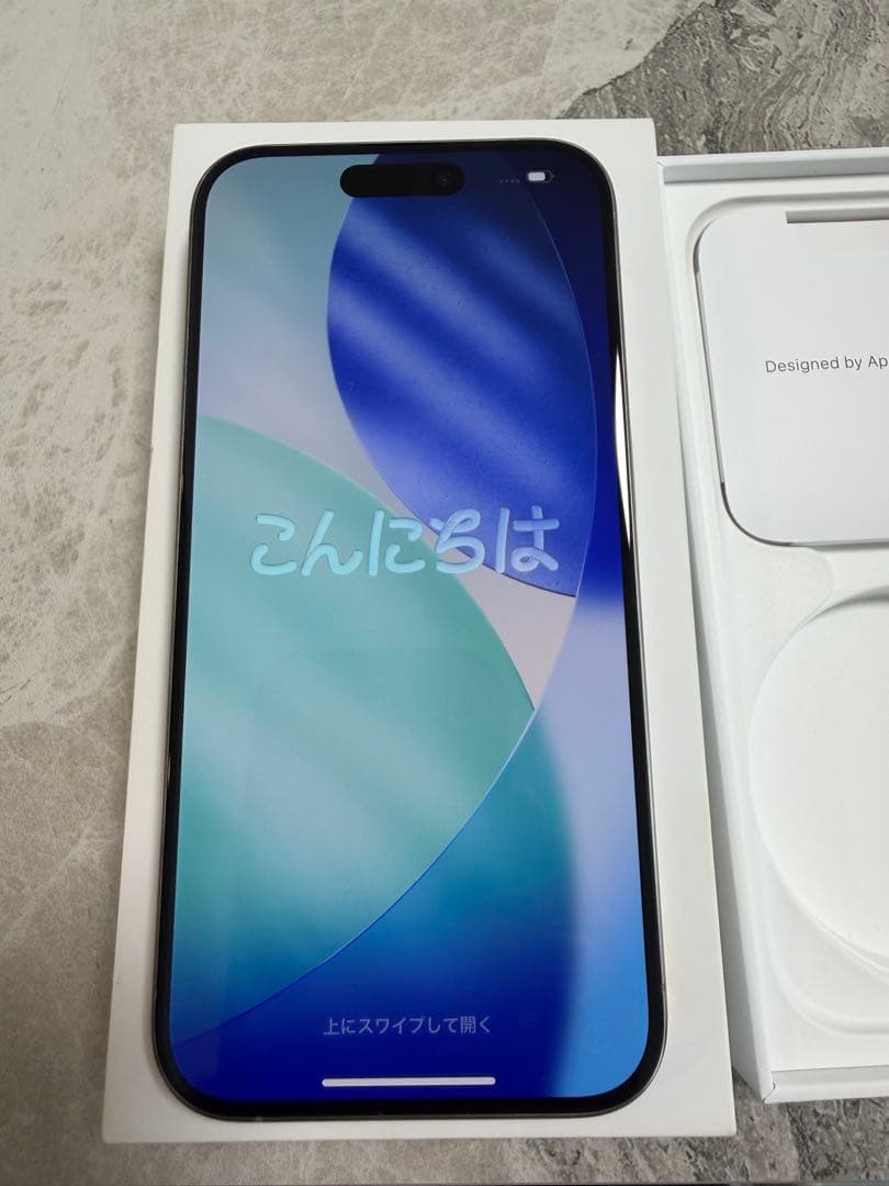 Apple iPhone 15Pro ナチュラルチタニウム本体