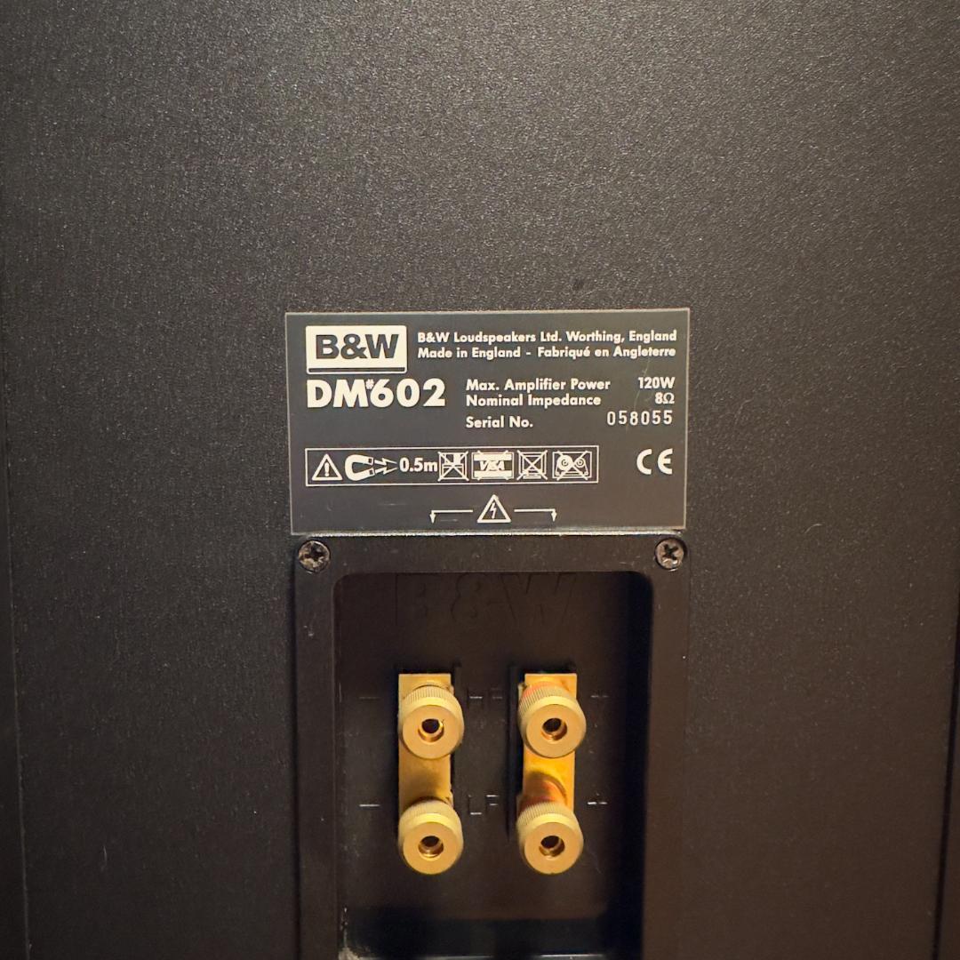 B&W DM602 / 美品 / シリアル連番 / スタンドのおまけ付き