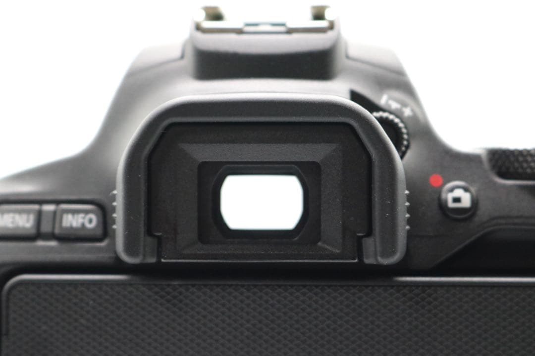 美品 【Canon EOS Kiss X10 ダブルレンズ】 Wi-Fi搭載