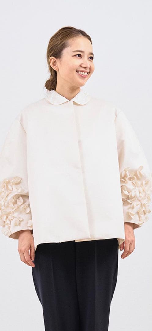 yori パフュームサテンジャケット 36アイボリーshirocon