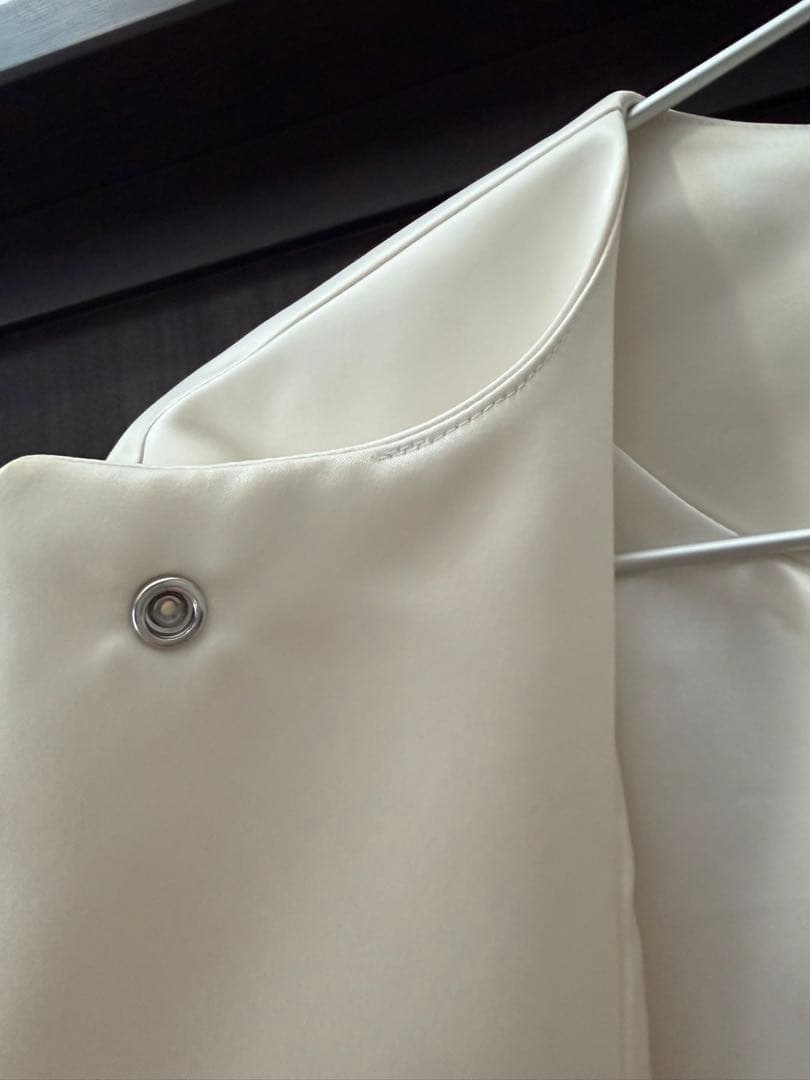 yori パフュームサテンジャケット 36アイボリーshirocon