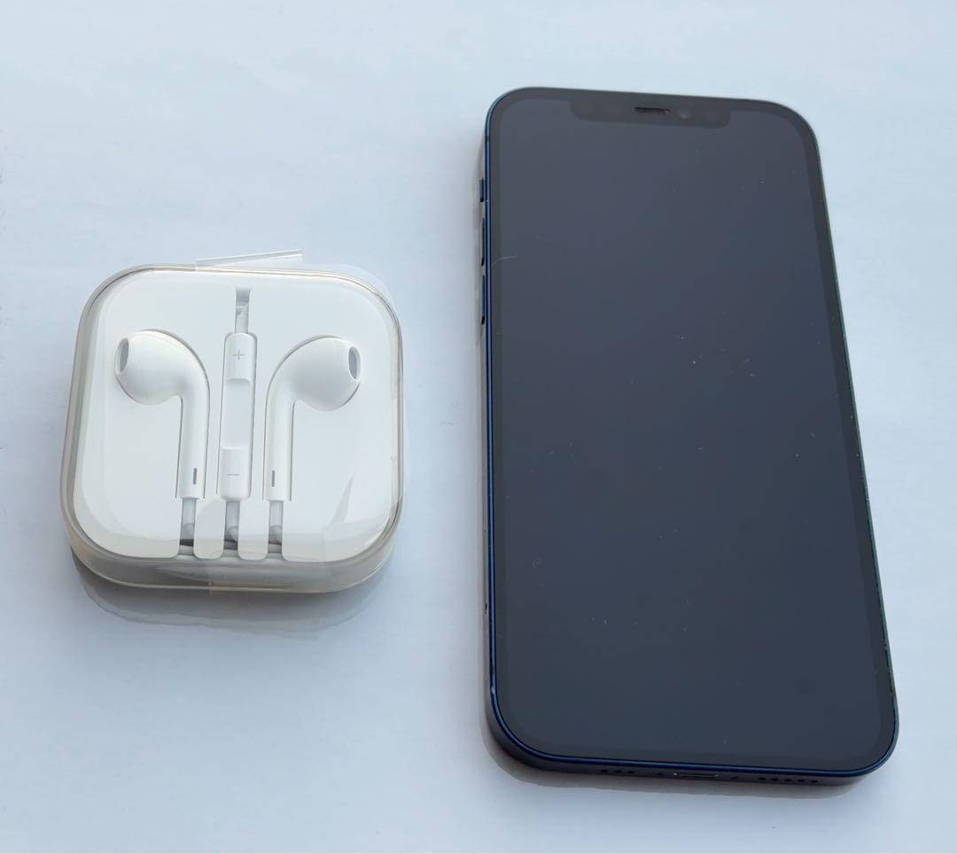 Apple iPhone 12 64G ブルーと新品Apple純正イヤホン