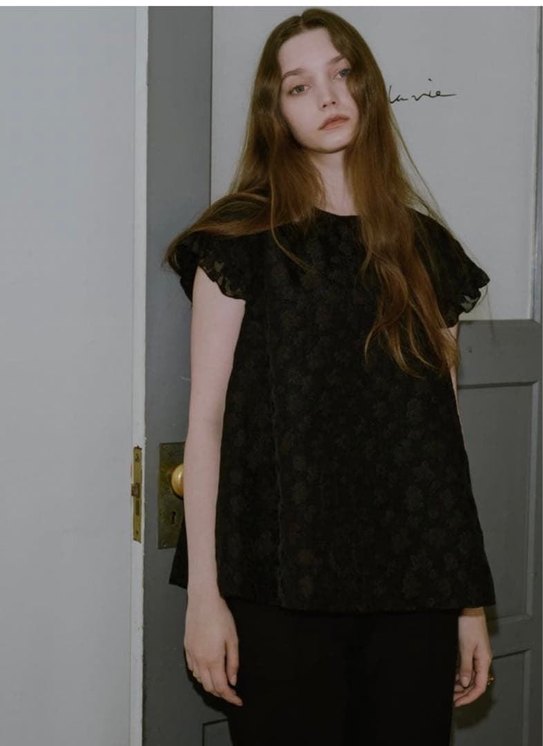 【新品未使用タグ付き】ohga FLEUR ブラウス 半袖 ブラック