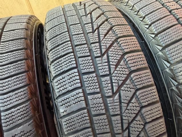 アクア ヴィッツ フィット スタッドレスセット 175/65R15 2019年製