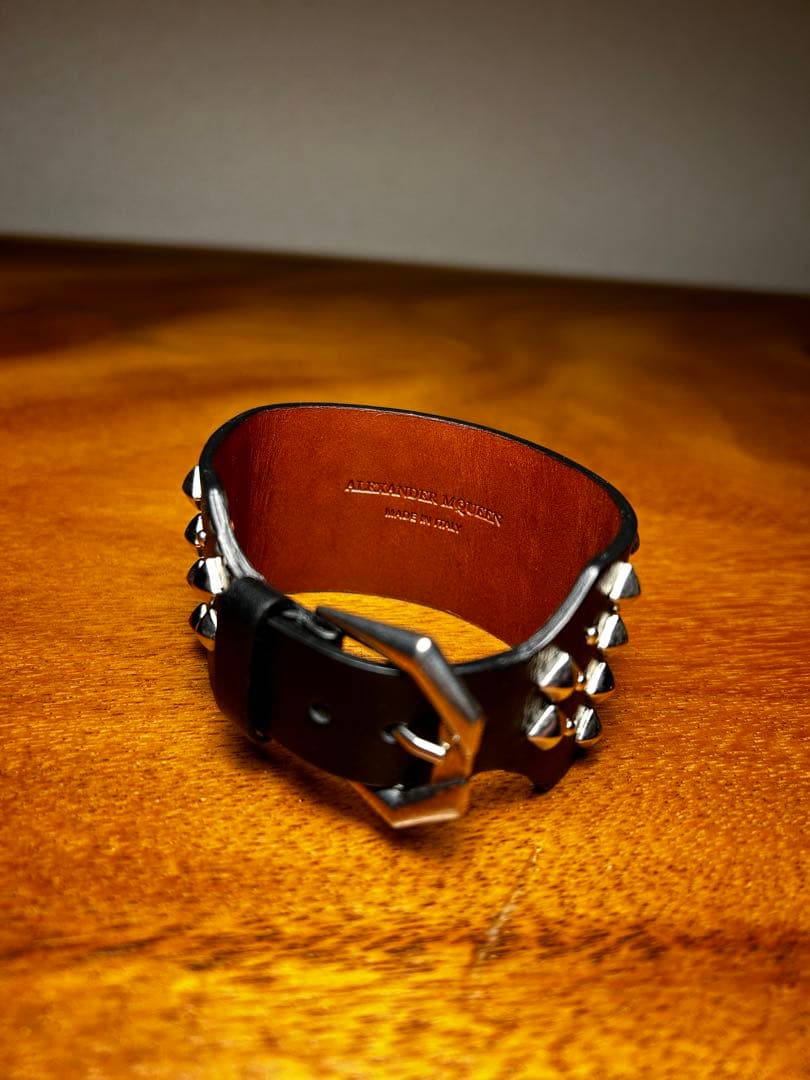 ALEXANDER McQueen スタッズレザーバングル　値下げ
