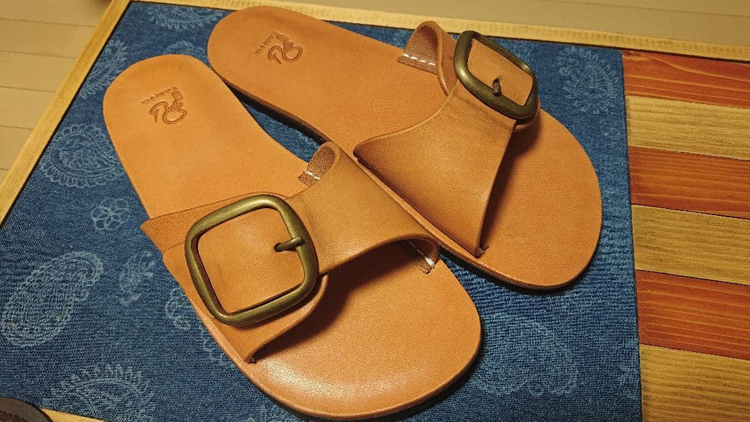 アールアトリエ　レザーサンダル