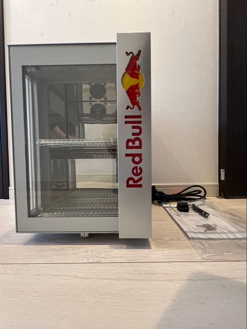 ※送料は購入者負担　Red Bull 冷蔵庫 ガラス扉付き