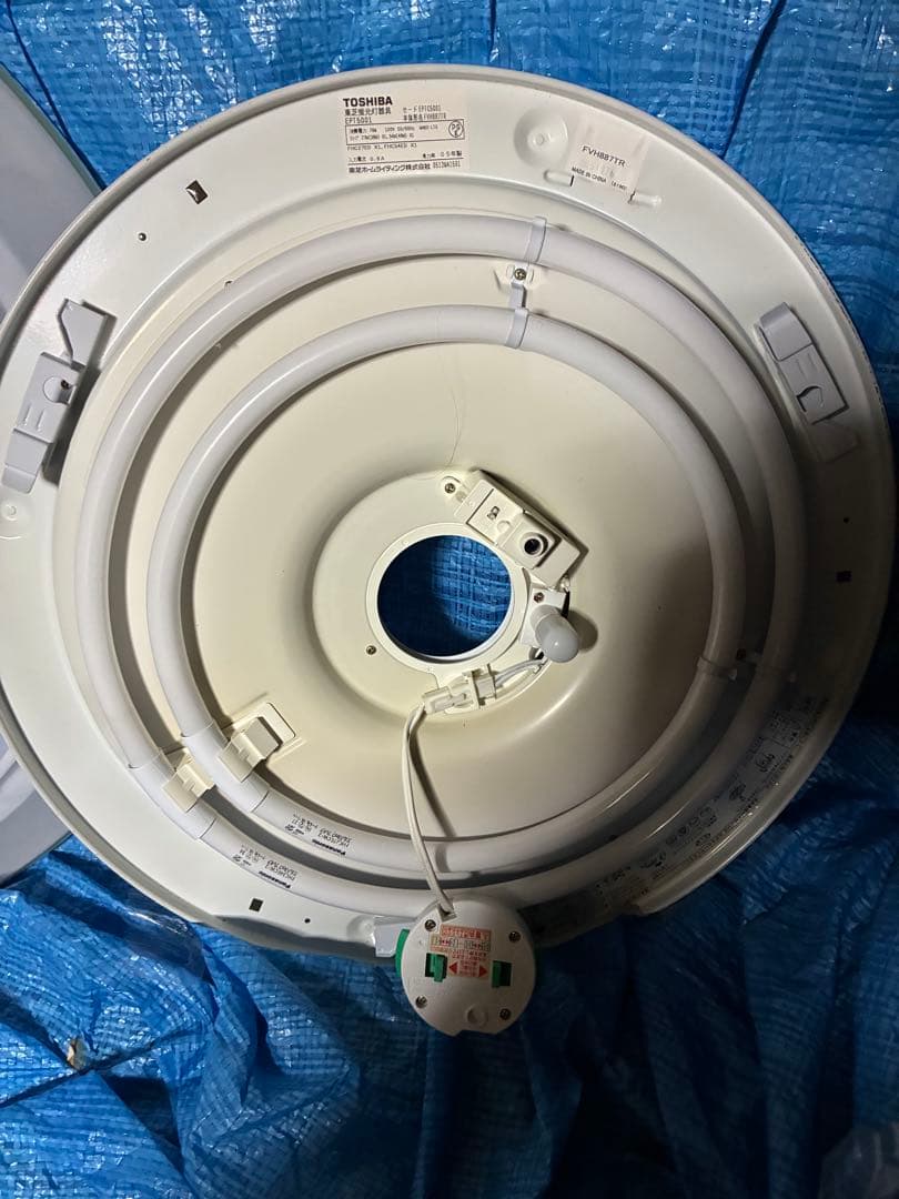 TOSHIBA　蛍光灯器具　EPT5001　05年製