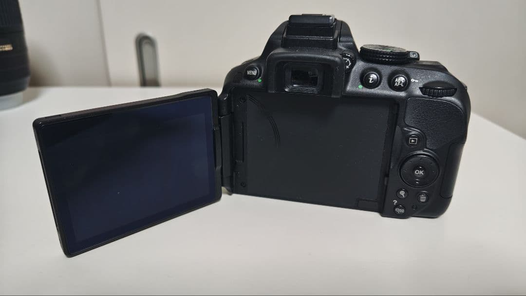 ポ*ト様 【美品】Nikon D5300 ダブルズームキット ブラック