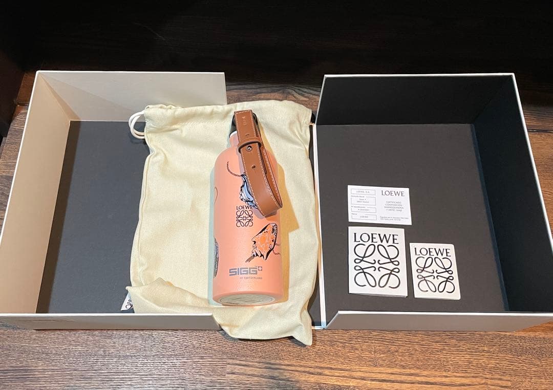 R*i様 LOEWE Paula's Ibiza ロエベ 水筒 SIGG ウォー