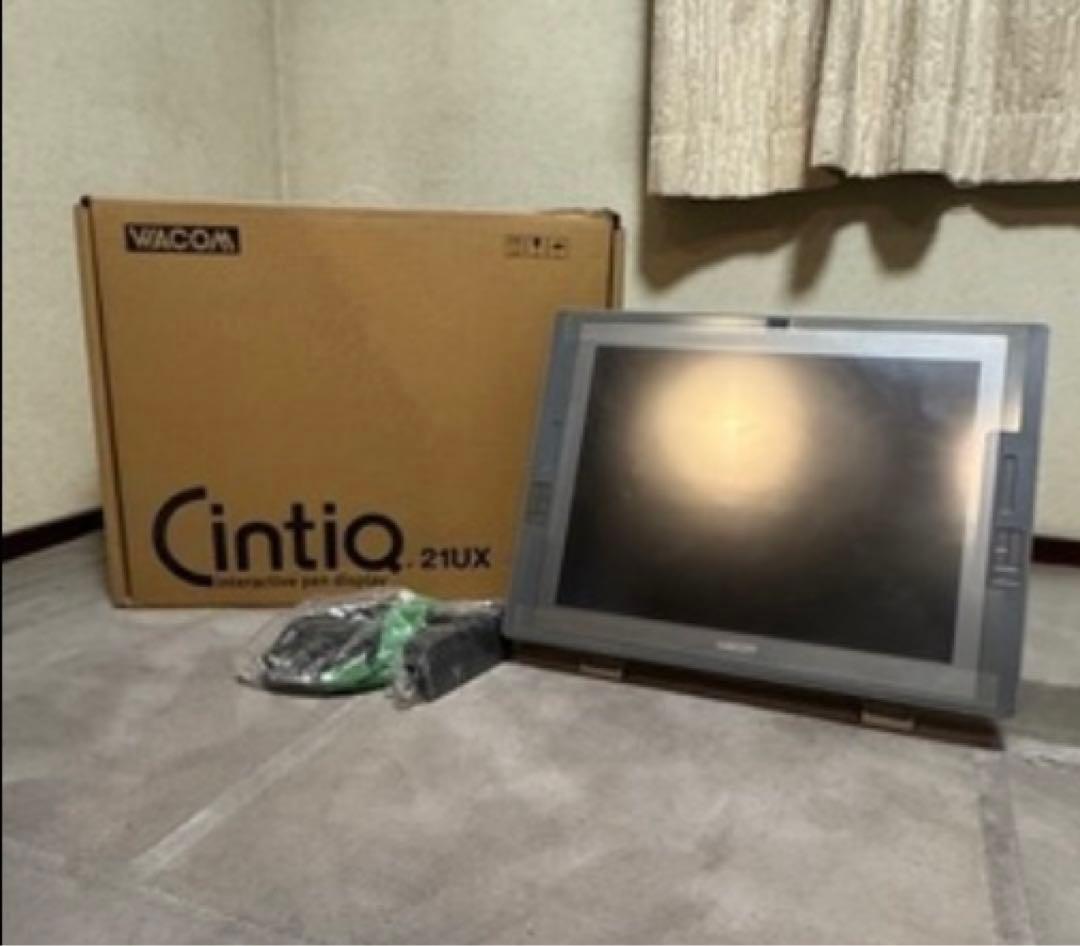 ☆激安 WACOM Cintiq 21UX DTK-2100 液晶ペンタブレット