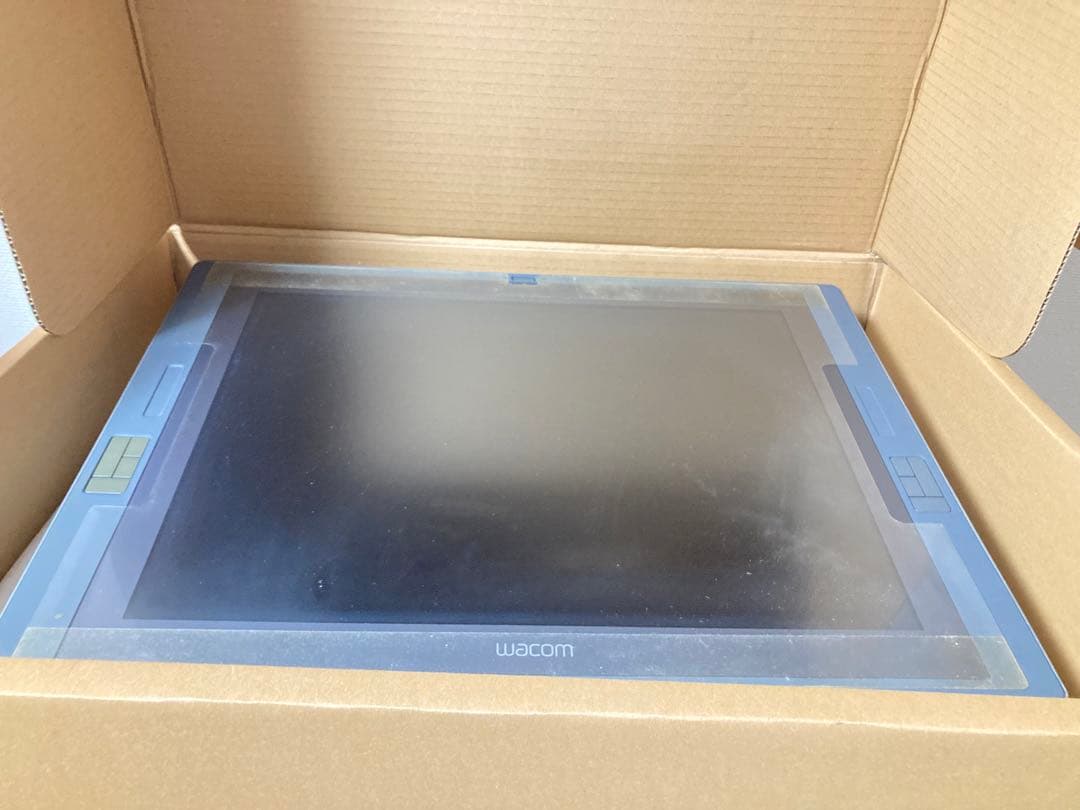 ☆激安 WACOM Cintiq 21UX DTK-2100 液晶ペンタブレット