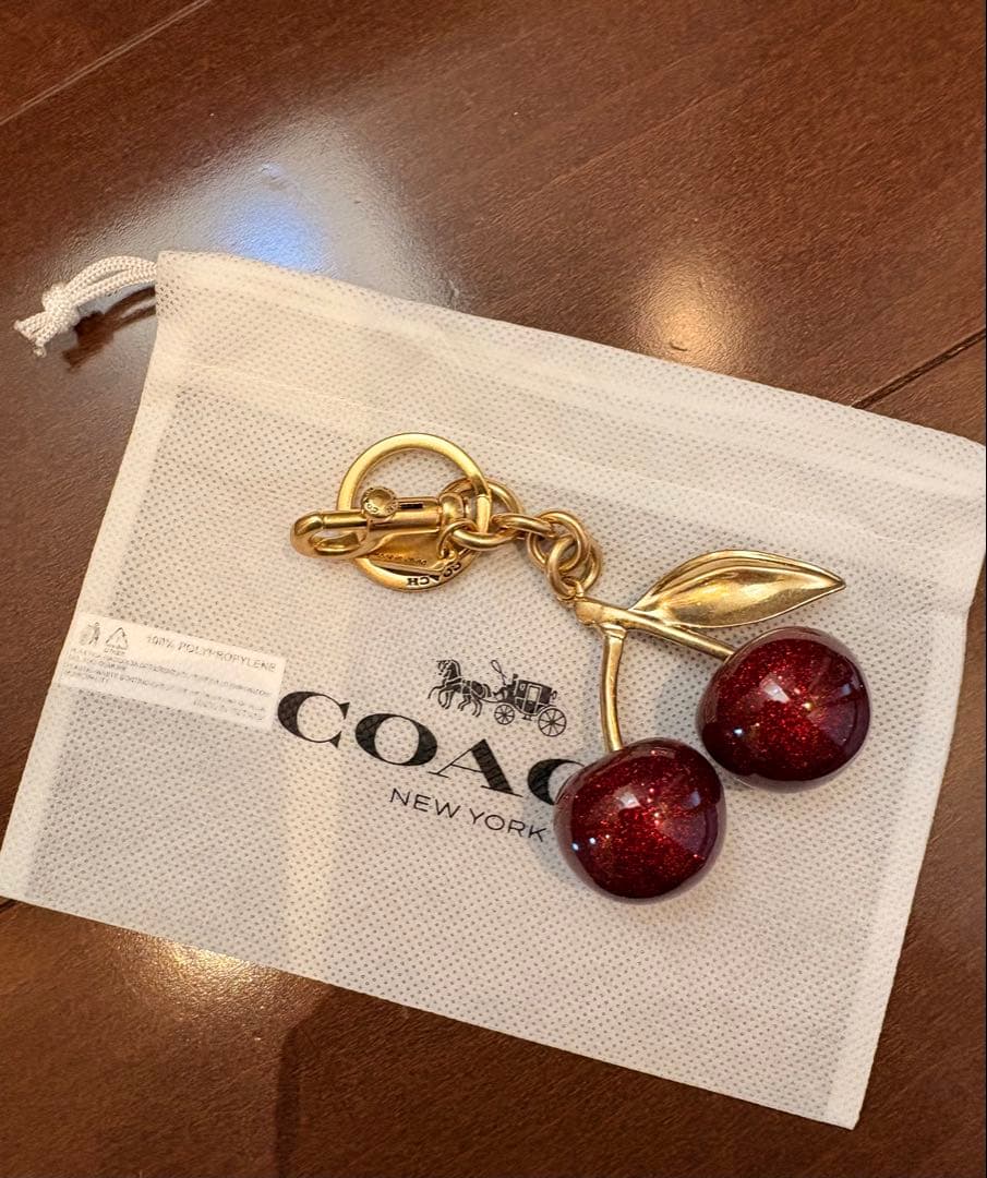 コーチ　チェリー バッグチャーム　さくらんぼ　新品