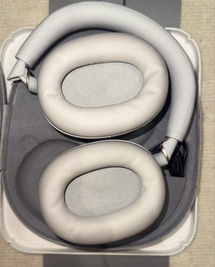 超美品! SONY WH-1000XM6 ワイヤレスヘッドホン プラチナシルバー