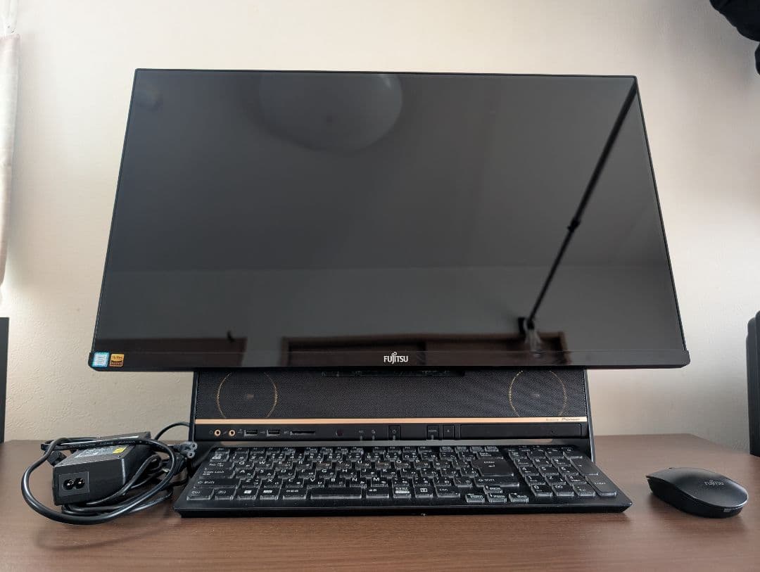 FMV FMVF90B3B ディスプレイ一体パソコン　富士通　デスクトップ