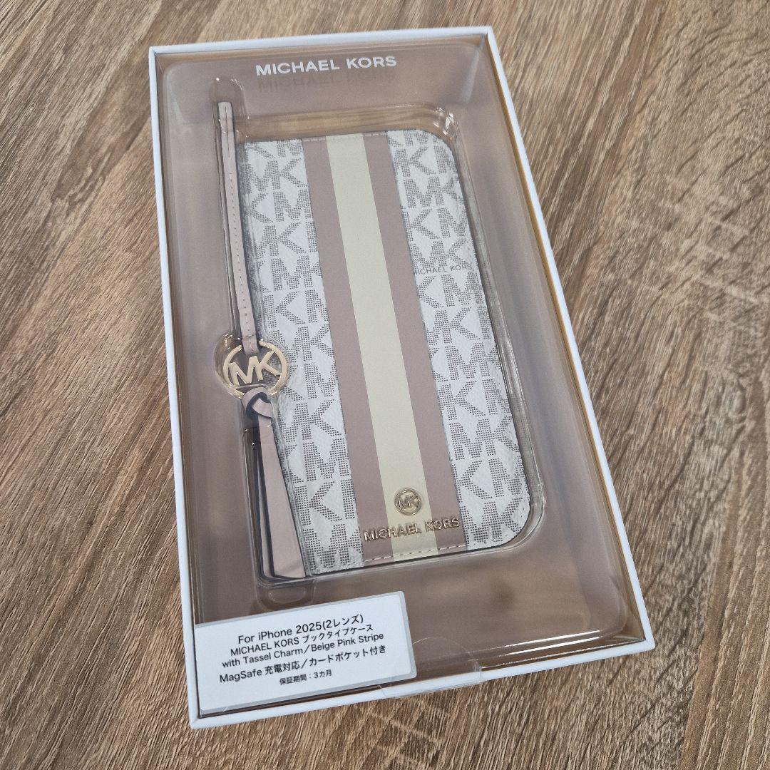 iPhone17 マイケルコース ブックタイプwith タッセルチャーム