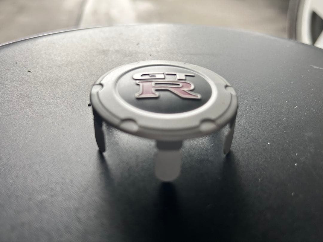 R34スカイラインGTR ステアリングエンブレム