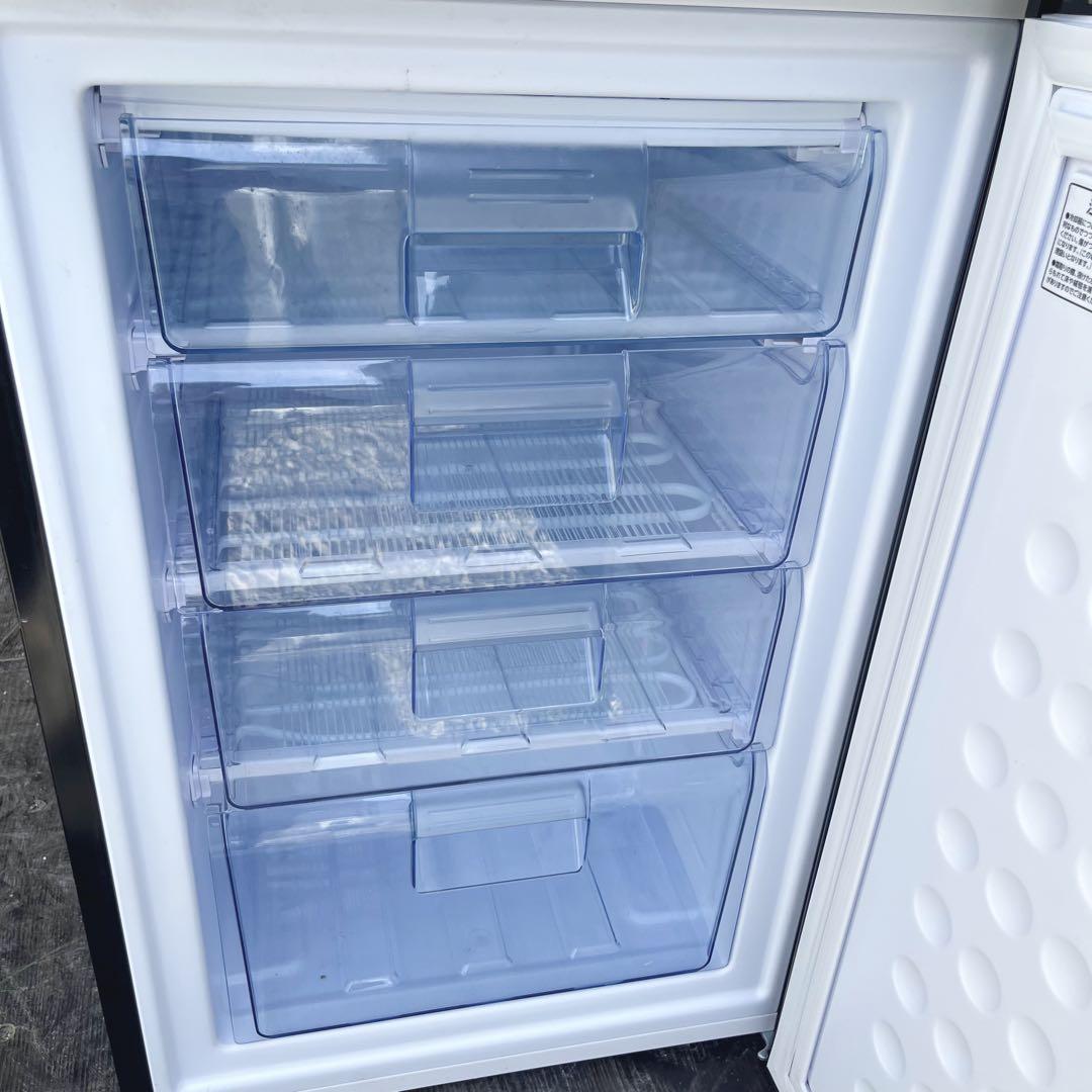 89取付無料！アイリスオーヤマスタイリッシュブラック4段トレー付き冷凍庫✨