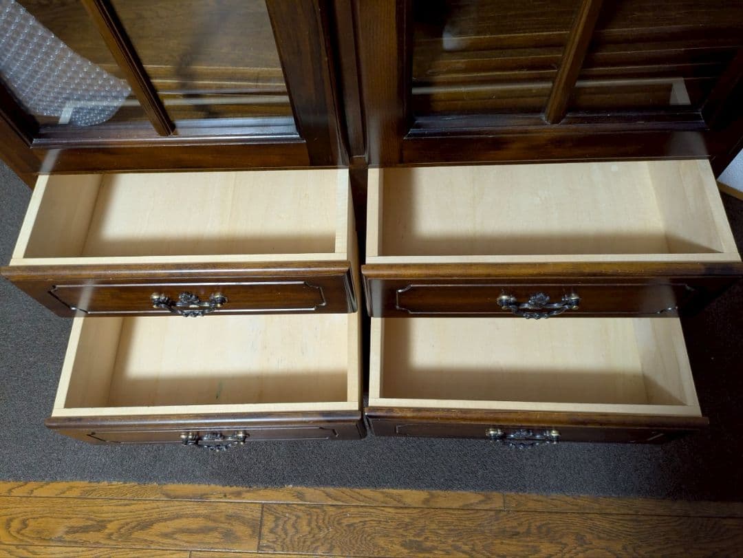 カリモクコロニアル　書棚　木製ガラス扉キャビネット