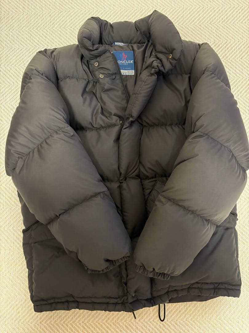 み　MONCLER ダウンジャケット