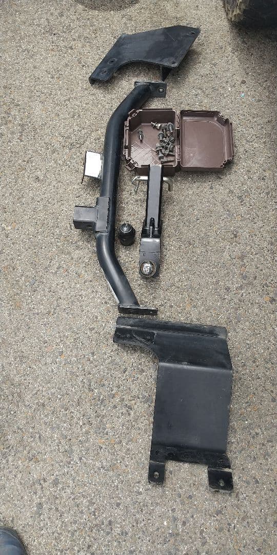 埼玉 アウトランダー ヒッチメンバー