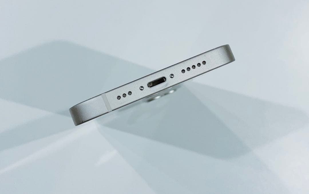 Apple iPhone13 ホワイト 128GB 本体 白 スターライト