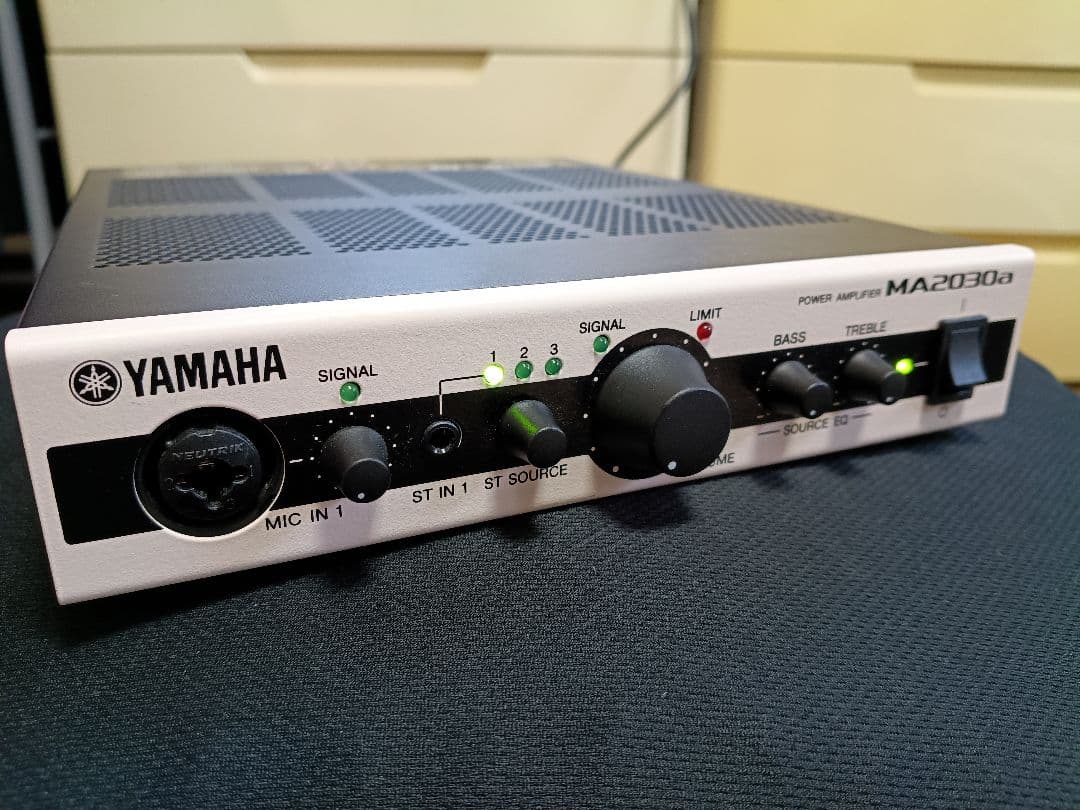 YAMAHA　MA2030a Power Amplifier