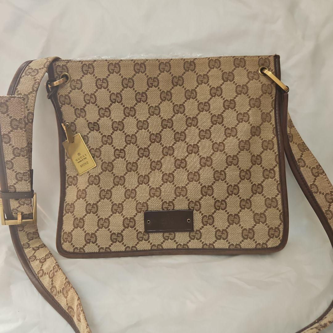 GUCCI ショルダーバッグ 男女兼用 斜めがけ