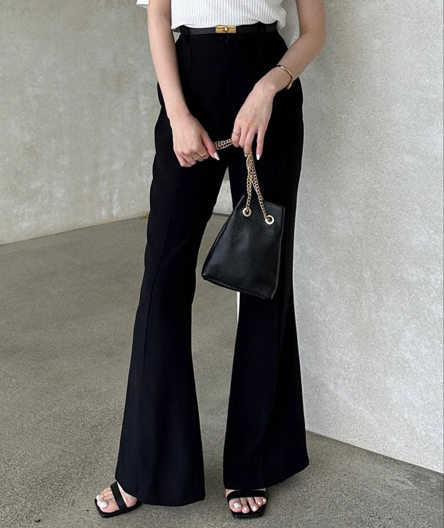 anuans バックベンツセミフレアパンツ