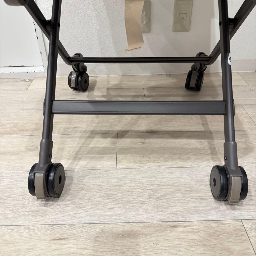 Combi ネムリラ Simplight （トイザらス・ベビーザらス限定モデル）