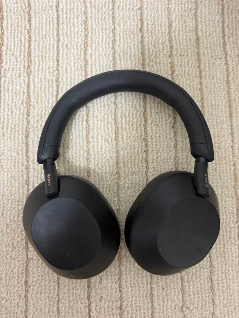 ブラック ワイヤレスヘッドホン オーバーイヤー型