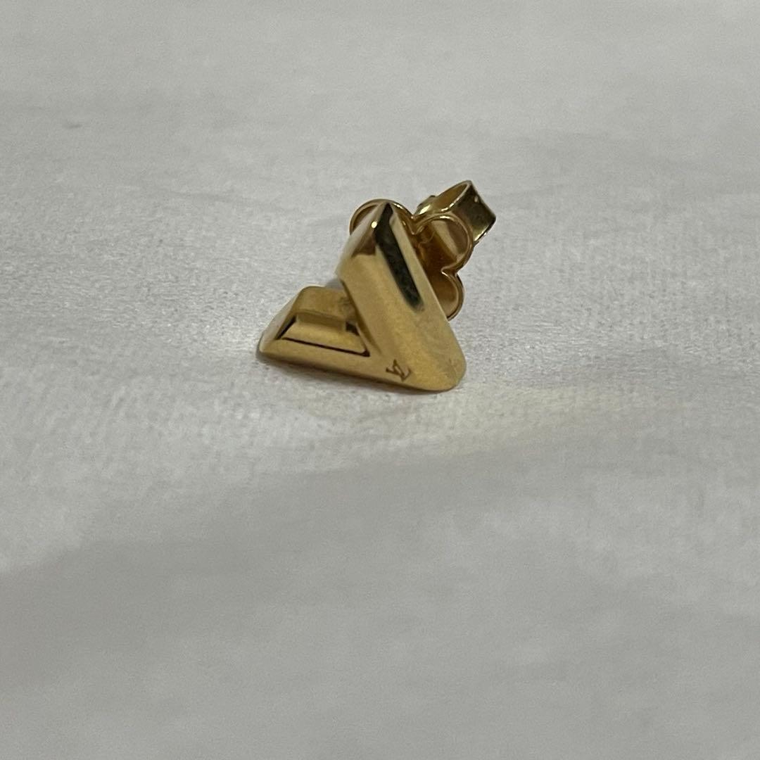 LOUIS VUITTON ピアス エッセンシャル Vゴールド（片耳用）