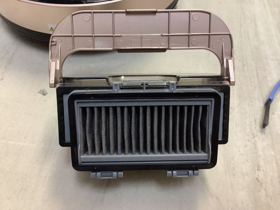 日立　ロボット掃除機　ミニマル　シャンパンゴールド