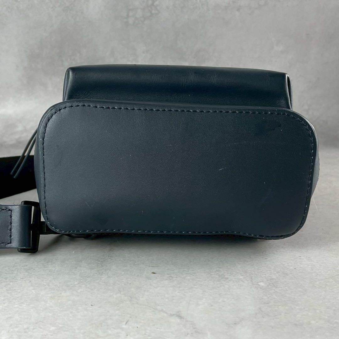 ポールスミス　ボディバッグ　近年　ネイビー　マルチストライプ