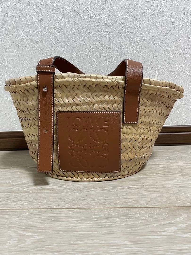 LOEWE ロゴ付きかごバッグ